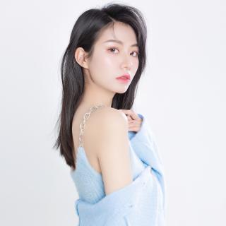 化妆女孩上色